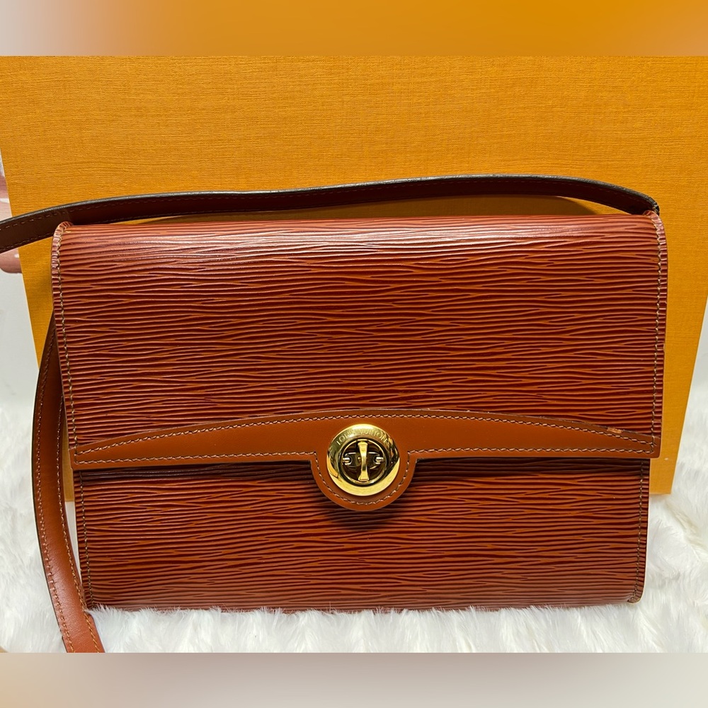 LOUIS VUITTON-MI1901 Arche Cipango Gold Epi Leather Crossbody